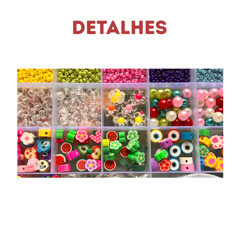 Pulseiras com nomes feitas com o kit de miçangas